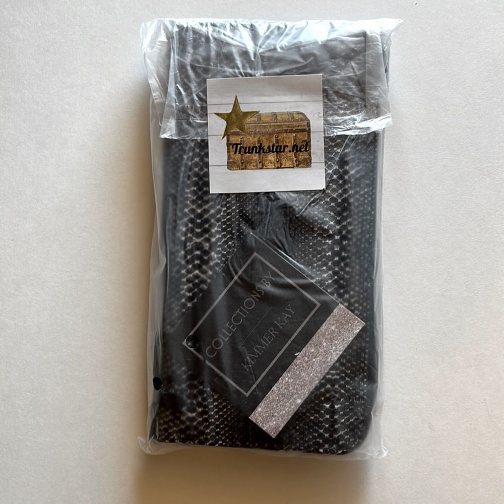 Wallet Snakeskin Print / Animal Python Zip Around / White/Black/Gray- NWT - Picture 6 of 6